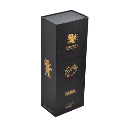 comprar Caixa de embalagem de vinho de papel magnético preto com logotipo impresso personalizado com forro de esponja em relevo online manufacture